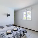 6 Personnes Avec Piscine Et Jardin A * Bouillargues