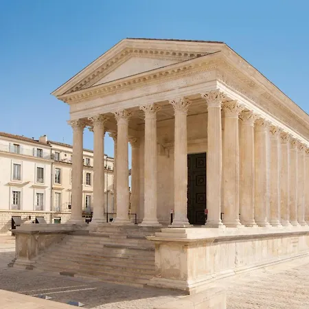 6 Personnes Avec Piscine Et Jardin A Villa Bouillargues